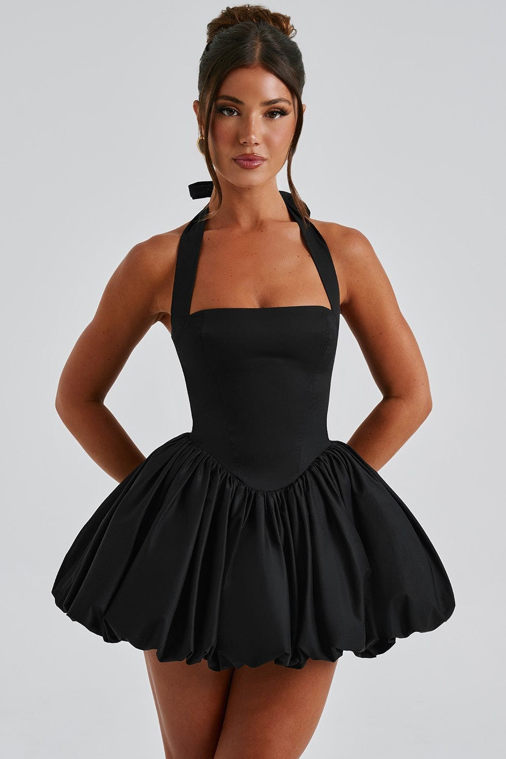 Vaelith™ | Zwarte Mouwloze Polyester Jurk