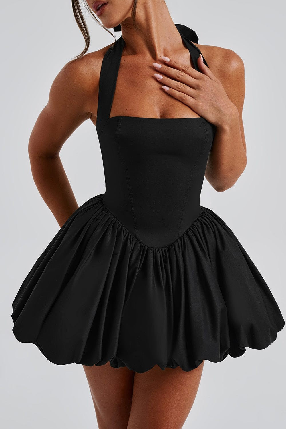 Vaelith™ | Zwarte Mouwloze Polyester Jurk